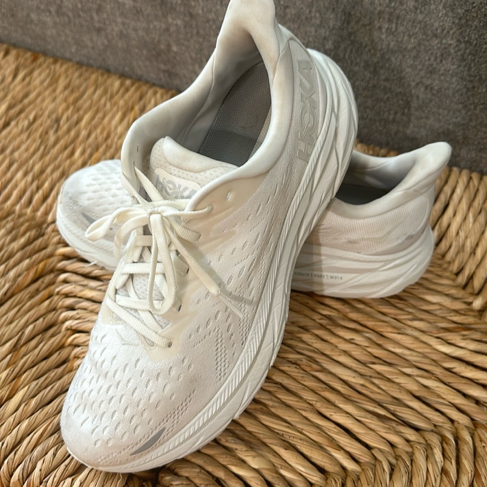 Women’s Hoka Clifton 8 One One white size US 11B